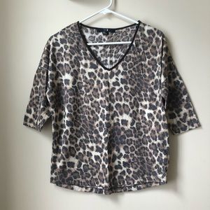 Forever 21 Women’s Cheetah Print top